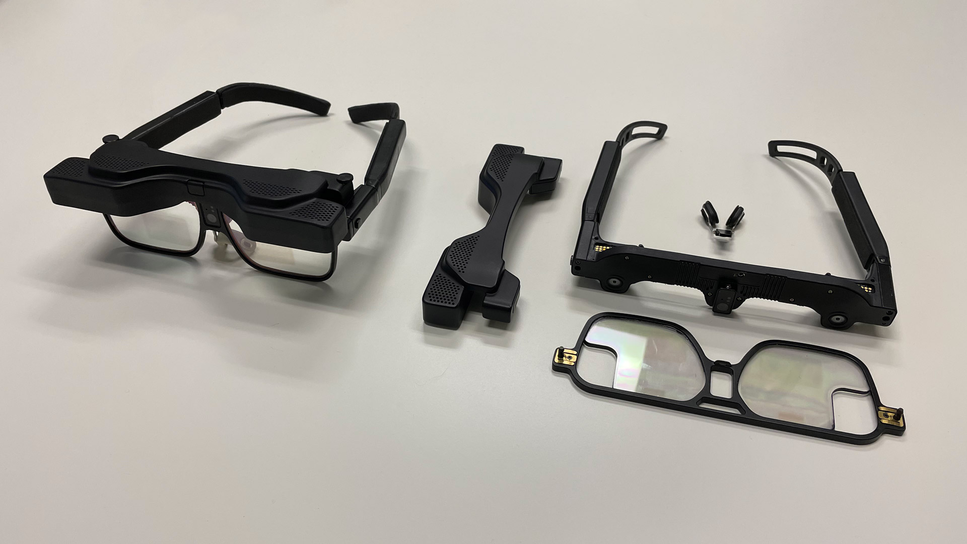 DigiLens is Building Modular AR Glasses to Accelerate Consumerization