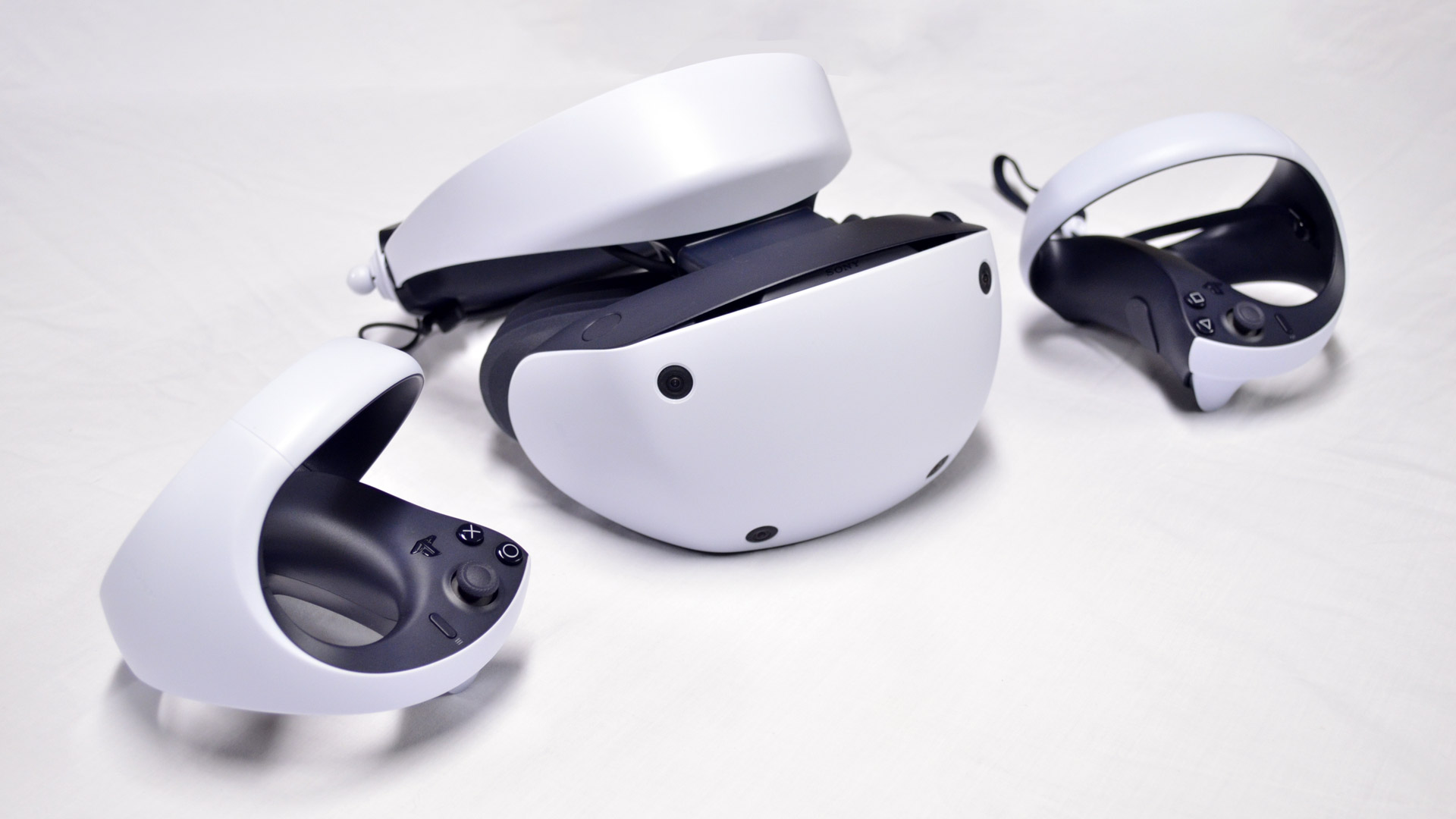 PSVR 2 Unboxing – Close-up with Sony’s New Headset – Road to VR