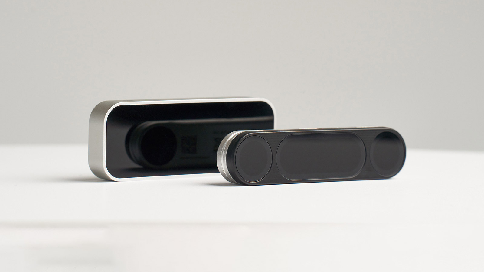 New Leap Motion 2 Brings High-end Hand-tracking to Standalone Headsets