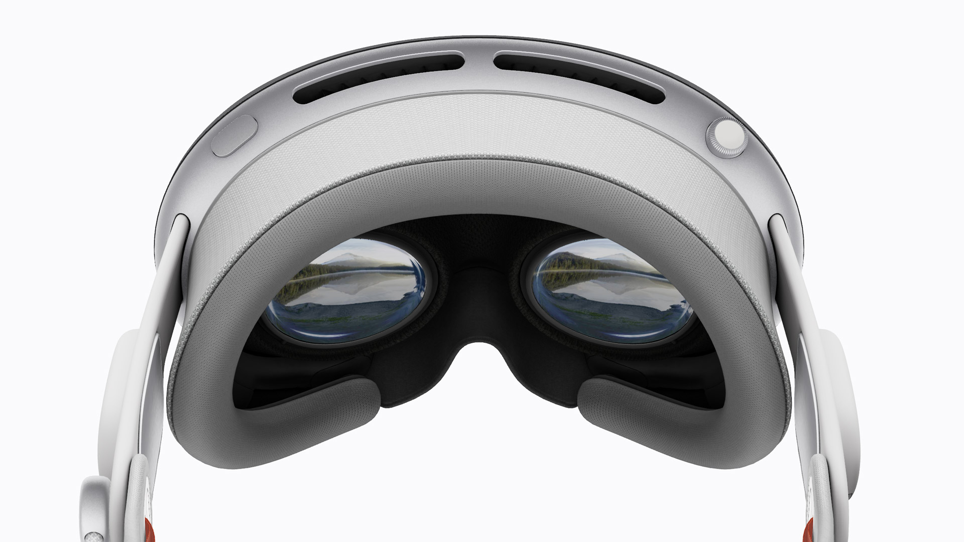 Apple Take on Immersive VR for Vision Pro is Smarter Than it Seems