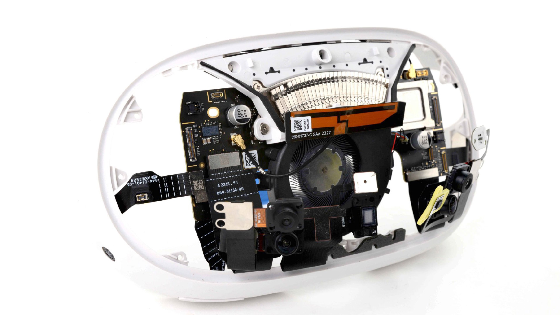Quest 3 Teardown Shows Just How Slim the Headset Really Is