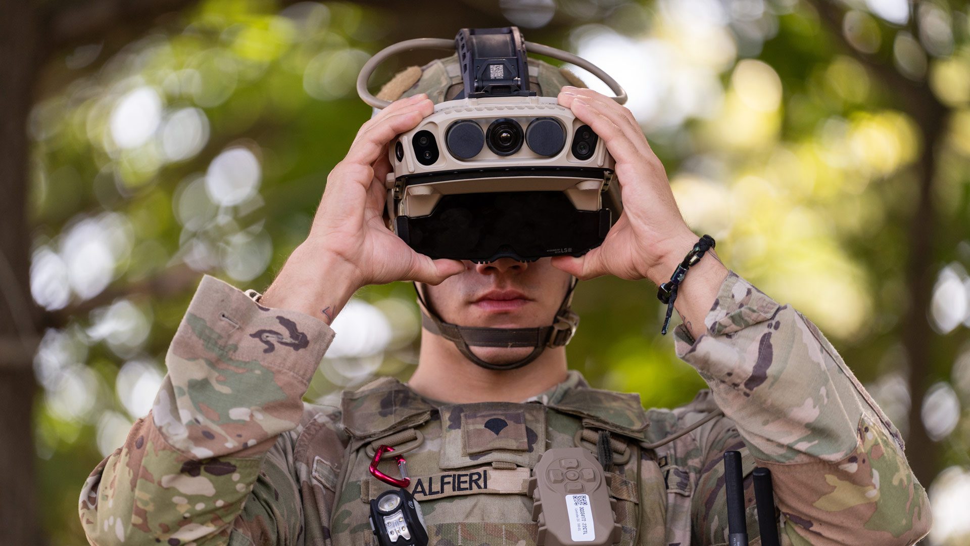 Oculus Founder’s Defense Company is Taking Over Microsoft’s Military AR Headset Project