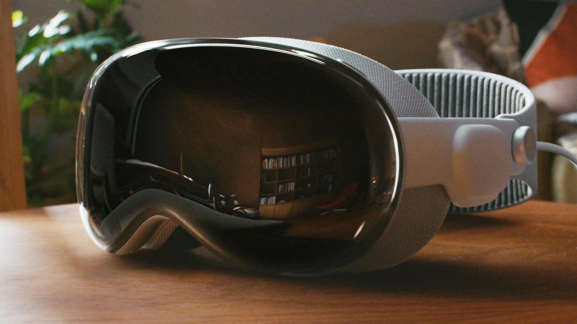 Apple Reportedly Shelves Cheaper & Lighter Vision Pro for Smart Glasses to Rival Meta