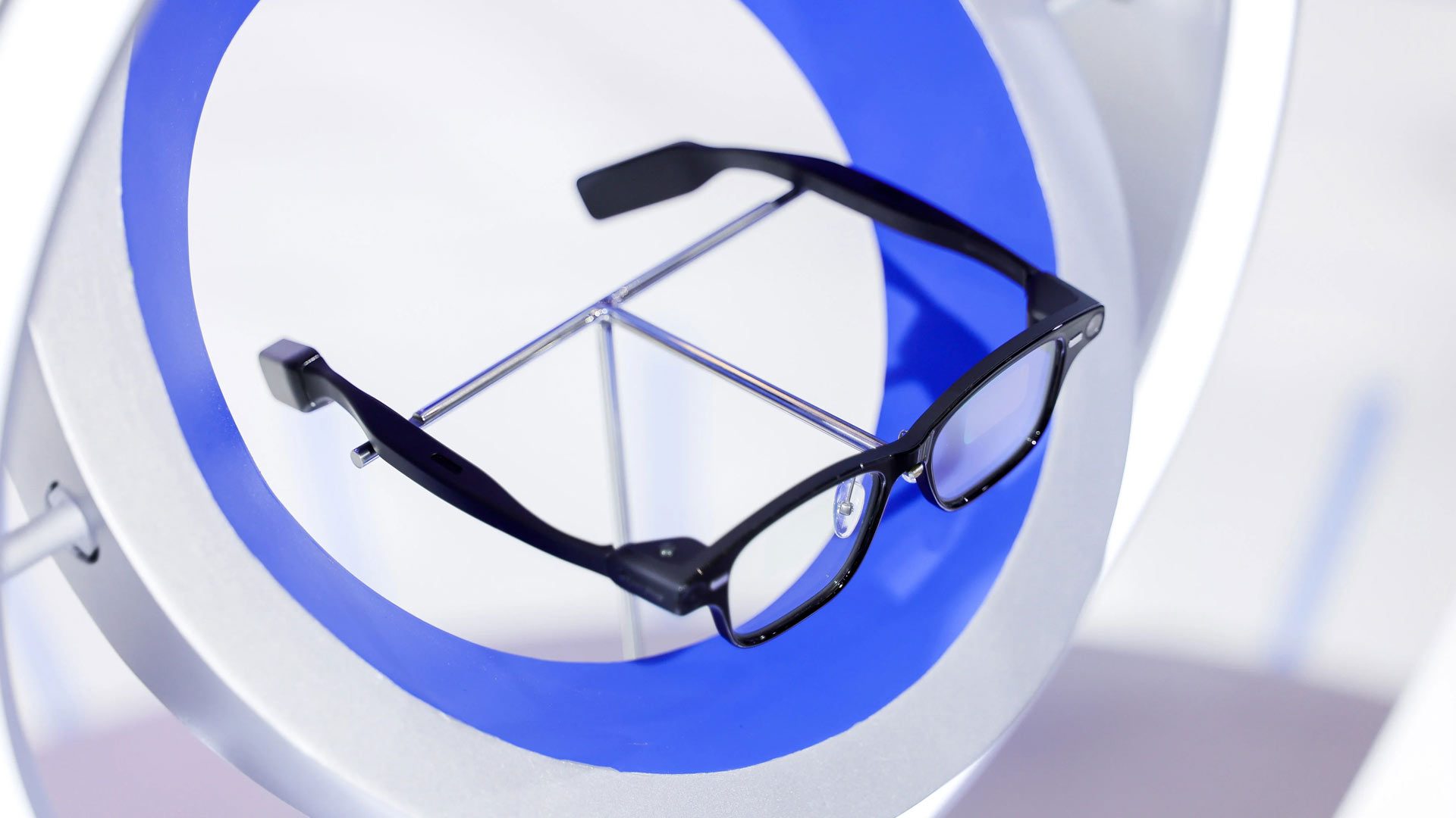 Alibaba Launches Smart Glasses to Rival Meta Ray-Ban Display